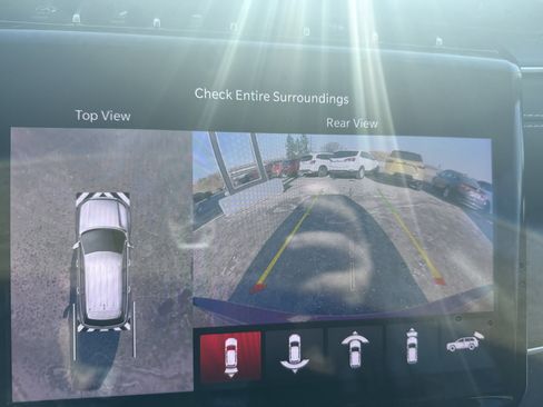 Used 2023 Jeep Grand Cherokee Limited w/ Luxury Tech Group II image 26