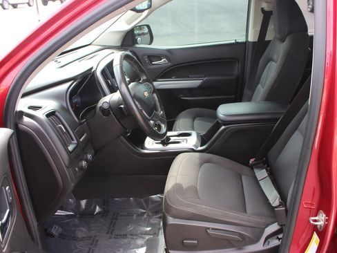 Used 2019 Chevrolet Colorado LT w/ LT Convenience Package AWD/4WD image 11