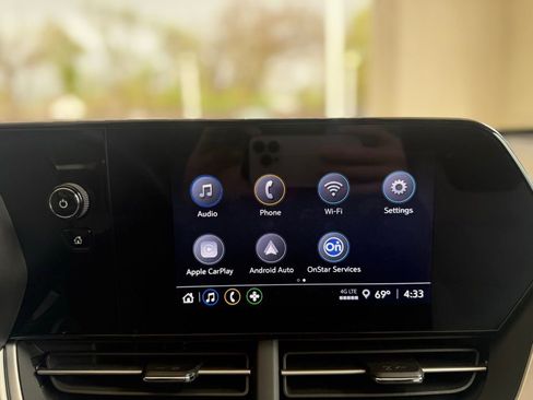 Used 2025 Chevrolet Trax RS w/ Sunroof Package image 20