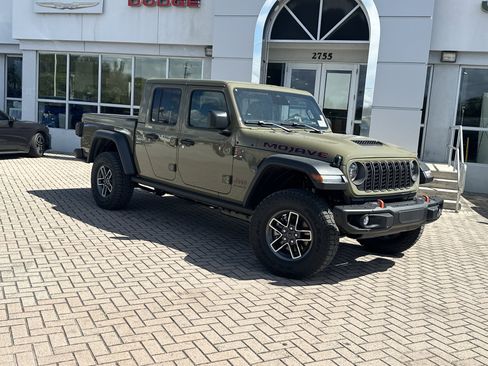 New 2026 Jeep Gladiator Mojave w/ Steel Bumper Group AWD/4WD image 2