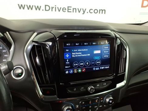 Used 2021 Chevrolet Traverse LT w/ LPO, Floor Liner Package AWD/4WD image 21