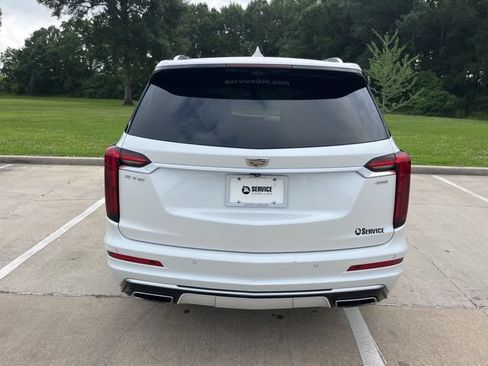 Used 2020 Cadillac XT6 Premium Luxury FWD image 4