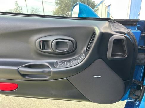 Used 2000 Chevrolet Corvette Coupe w/ Memory Pkg image 28