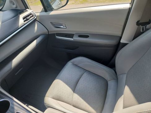 Used 2021 Toyota Sienna Limited FWD image 16