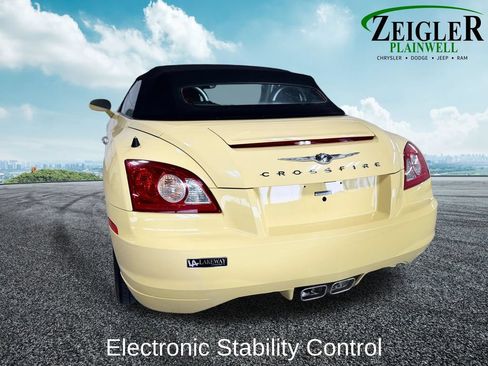 Used 2005 Chrysler Crossfire Limited RWD image 4