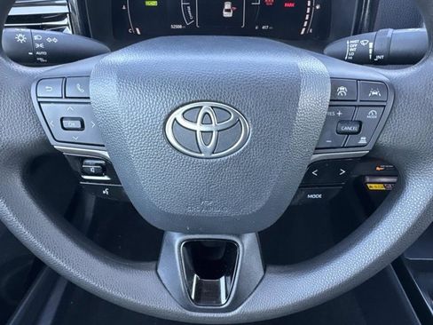 Used 2025 Toyota Camry LE image 21