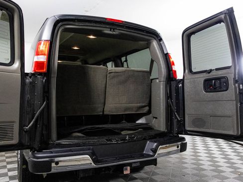 Used 2018 Chevrolet Express 3500 LT w/ LT Preferred Equipment Group image 34