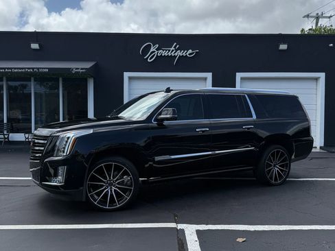 Used 2018 Cadillac Escalade ESV Platinum image 1