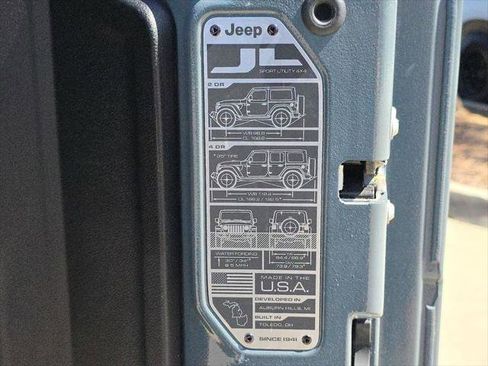 Used 2024 Jeep Wrangler Sport AWD/4WD image 16