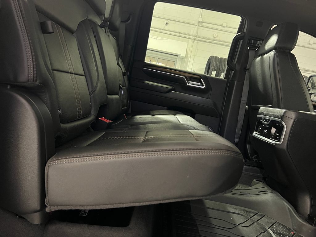 Used 2024 Chevrolet Silverado 3500 High Country w/ Technology Package AWD/4WD image 20