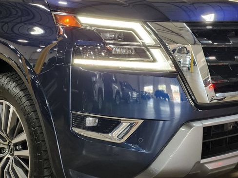 Used 2023 Nissan Armada SL w/ Captain's Chairs Package RWD image 13