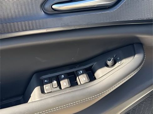 New 2025 Jeep Grand Cherokee L Altitude image 12