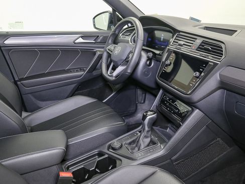 Certified 2024 Volkswagen Tiguan SE R-Line AWD/4WD image 24