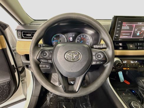 Used 2022 Toyota RAV4 XLE w/ Convenience Package AWD/4WD image 13