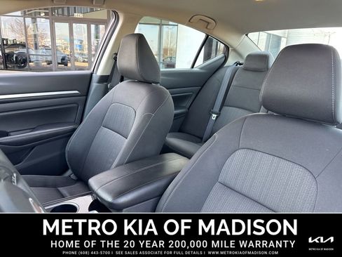 Used 2023 Nissan Altima 2.5 SV FWD image 16