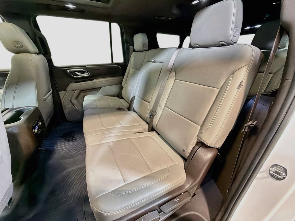 Used 2022 Chevrolet Suburban LT w/ LT Signature Package AWD/4WD image 27