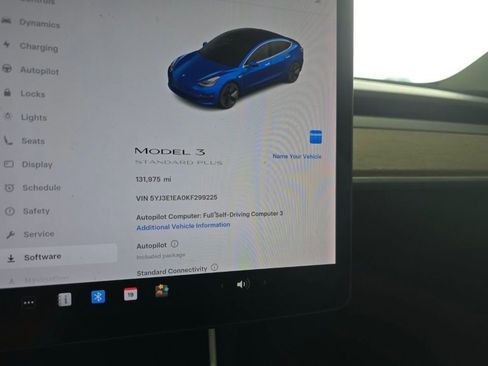 Used 2019 Tesla Model 3 Standard Range Plus image 3