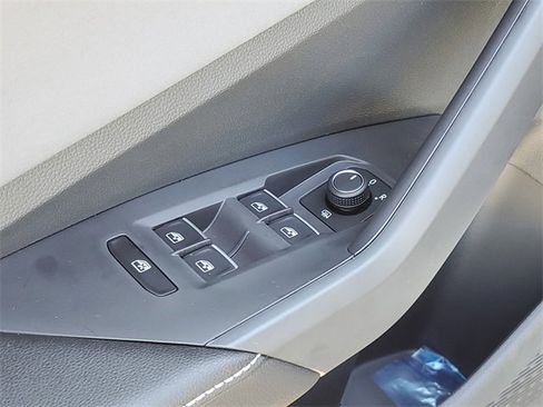 New 2025 Volkswagen Jetta SE image 14