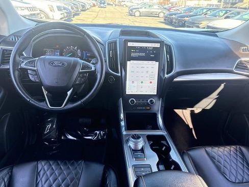 Used 2024 Ford Edge Titanium image 17