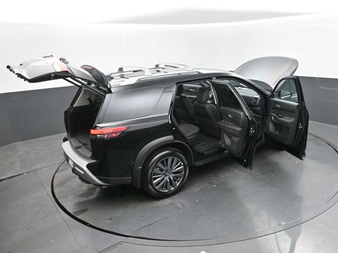 Used 2025 Nissan Pathfinder SL w/ SL Premium Package image 42