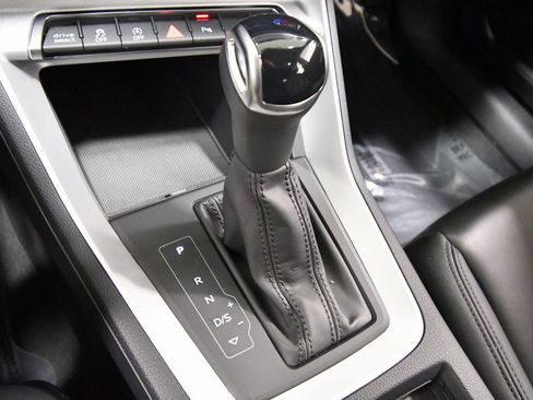 Used 2025 Audi Q3 2.0T Premium image 28