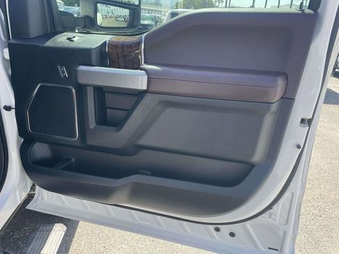 Certified 2017 Ford F250 Platinum w/ Platinum Ultimate Package image 25