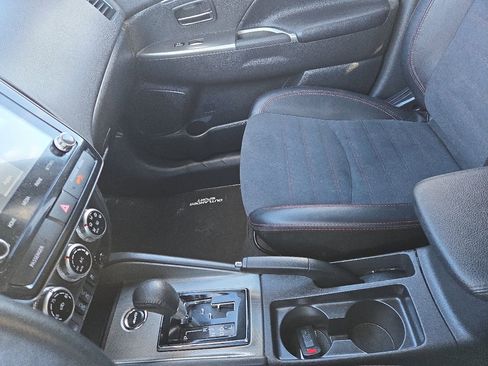 Used 2024 Mitsubishi Outlander Sport SE image 18