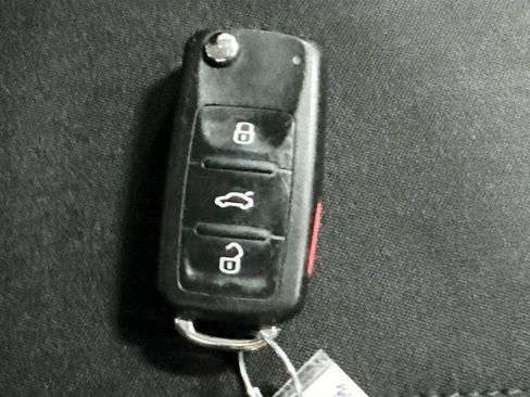 Used 2018 Volkswagen Tiguan Limited AWD/4WD image 34