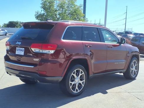 Used 2018 Jeep Grand Cherokee Limited AWD/4WD image 5