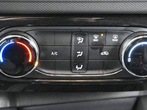 Used 2025 Chevrolet TrailBlazer LT w/ Driver Confidence Package image 19