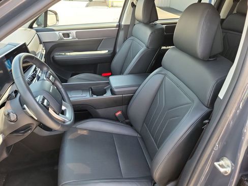 Used 2025 Hyundai Santa Fe SEL AWD/4WD image 16