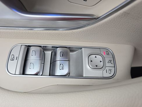 Used 2024 Mercedes-Benz GLS 450 4MATIC image 29