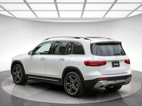New 2026 Mercedes-Benz GLB 250 image 2