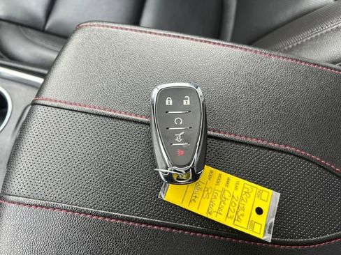 Used 2023 Chevrolet Traverse RS w/ LPO, Floor Liner Package image 39