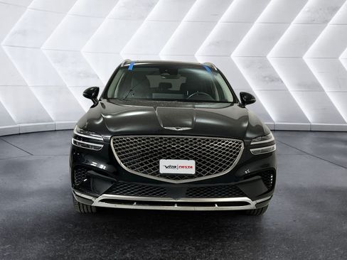 Used 2023 Genesis GV70 2.5T w/ Select Package AWD/4WD image 2