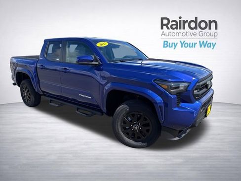 Used 2025 Toyota Tacoma SR5 AWD/4WD image 1