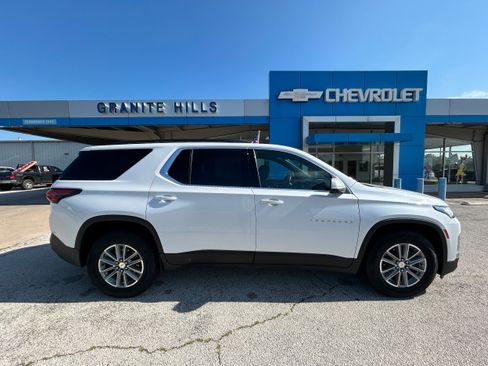Used 2022 Chevrolet Traverse LT FWD image 10