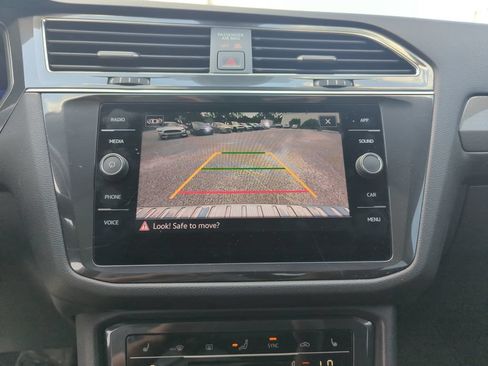 Certified 2023 Volkswagen Tiguan SE w/ Panoramic Sunroof Package FWD image 26