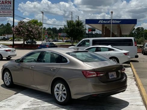 Used 2022 Chevrolet Malibu LT w/ Leather Package image 6