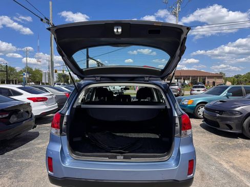 Used 2010 Subaru Outback 2.5i AWD/4WD image 31