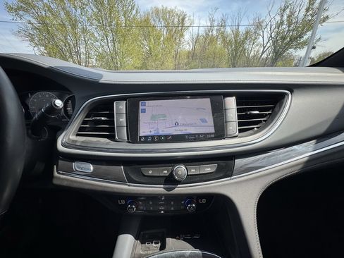 Used 2024 Buick Enclave Premium image 50