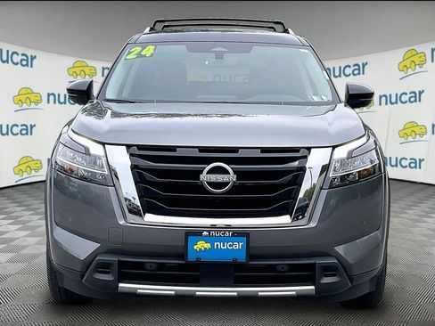 Used 2024 Nissan Pathfinder SL AWD/4WD image 2