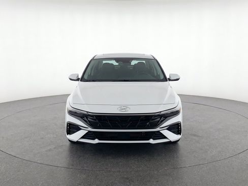Used 2025 Hyundai Elantra SEL FWD image 2