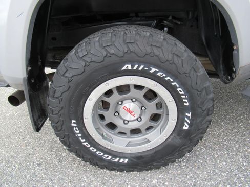 Used 2019 Toyota Tacoma TRD Sport RWD image 8