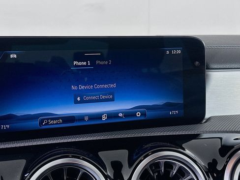 Used 2025 Mercedes-Benz CLA 250 image 21