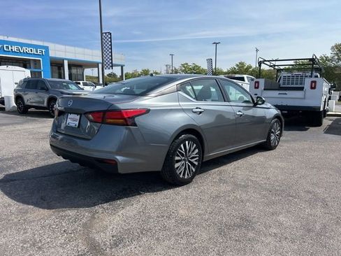 Used 2023 Nissan Altima 2.5 SV image 3
