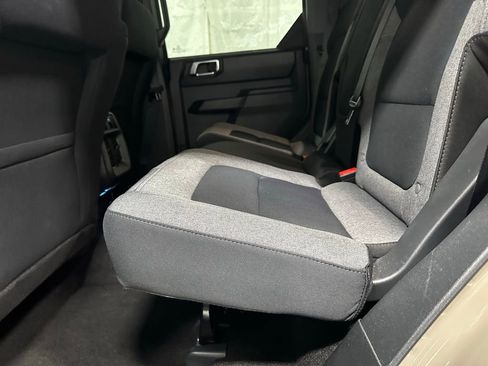 Used 2025 Ford Bronco Big Bend image 39