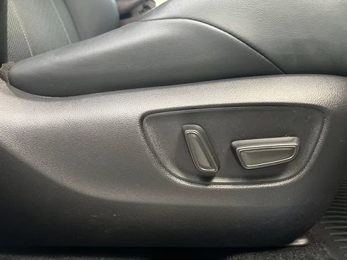 Used 2022 Toyota Venza Limited AWD/4WD image 28
