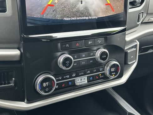 Used 2024 Ford Expedition XLT image 22