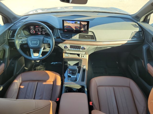 Used 2023 Audi Q5 Premium Plus w/ Premium Plus Package AWD/4WD image 2